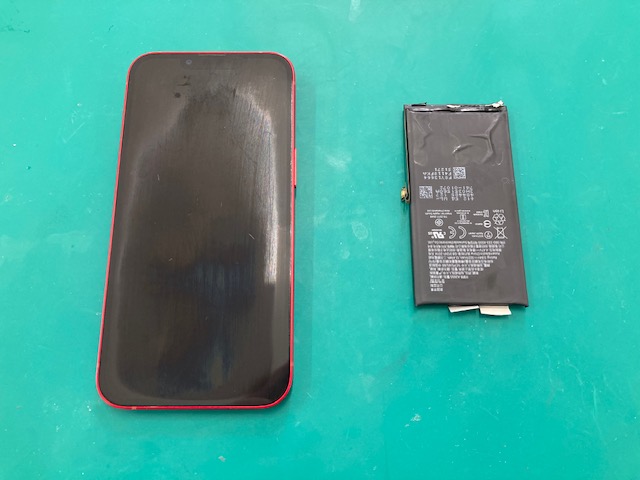 iPhone 13 のバッテリー交換とガラスコーティングを行いました